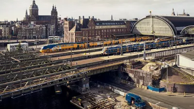 Amsterdam Tren İstasyonu 24/7 izle