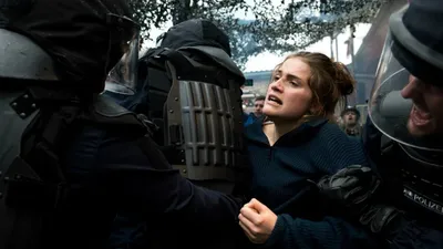 Ve Yarın Tüm Dünya izle