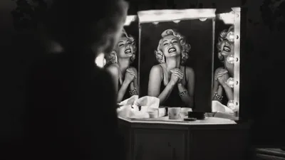 Blonde izle