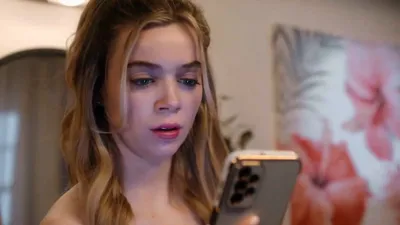 Confessions of a Cam Girl izle