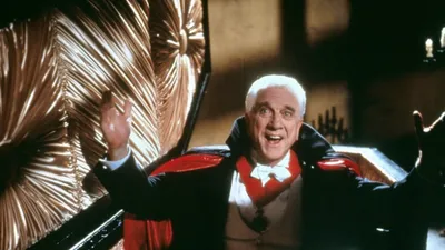 Dracula: Ölü Ama Son Derece Mutlu izle