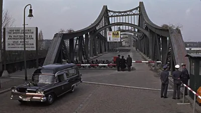 Funeral in Berlin izle