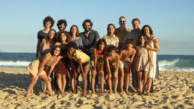 Hala Buradayım izle
