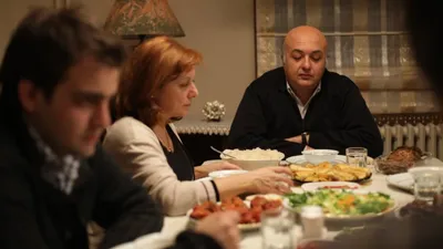 Çoğunluk izle