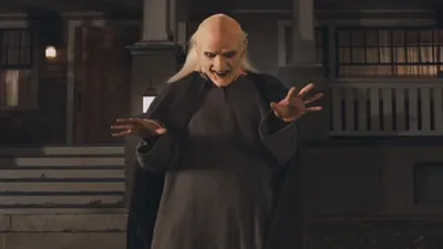 Nerede Velet Orada Hayalet izle