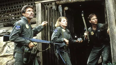 Opposing Force izle