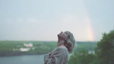 Swallow izle