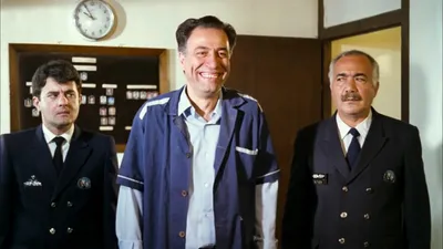Gülen Adam izle