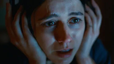 Undertone izle