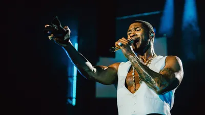 Usher Paris'te Randevu - USHER: Rendezvous in Paris izle