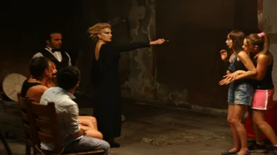 Vay Başıma Gelenler 2 Buçuk izle