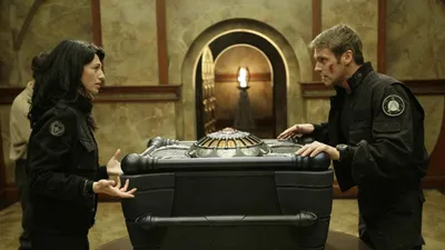 Yıldız Geçidi Gerçeğin Sandığı izle