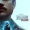 Ayın Gölgesinde fragman izle